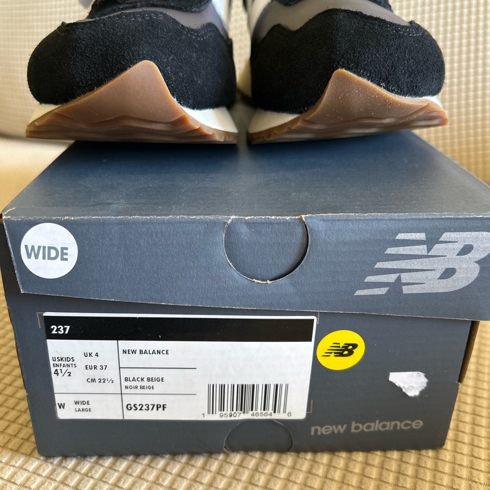 New Balance - Picture 8 of 8